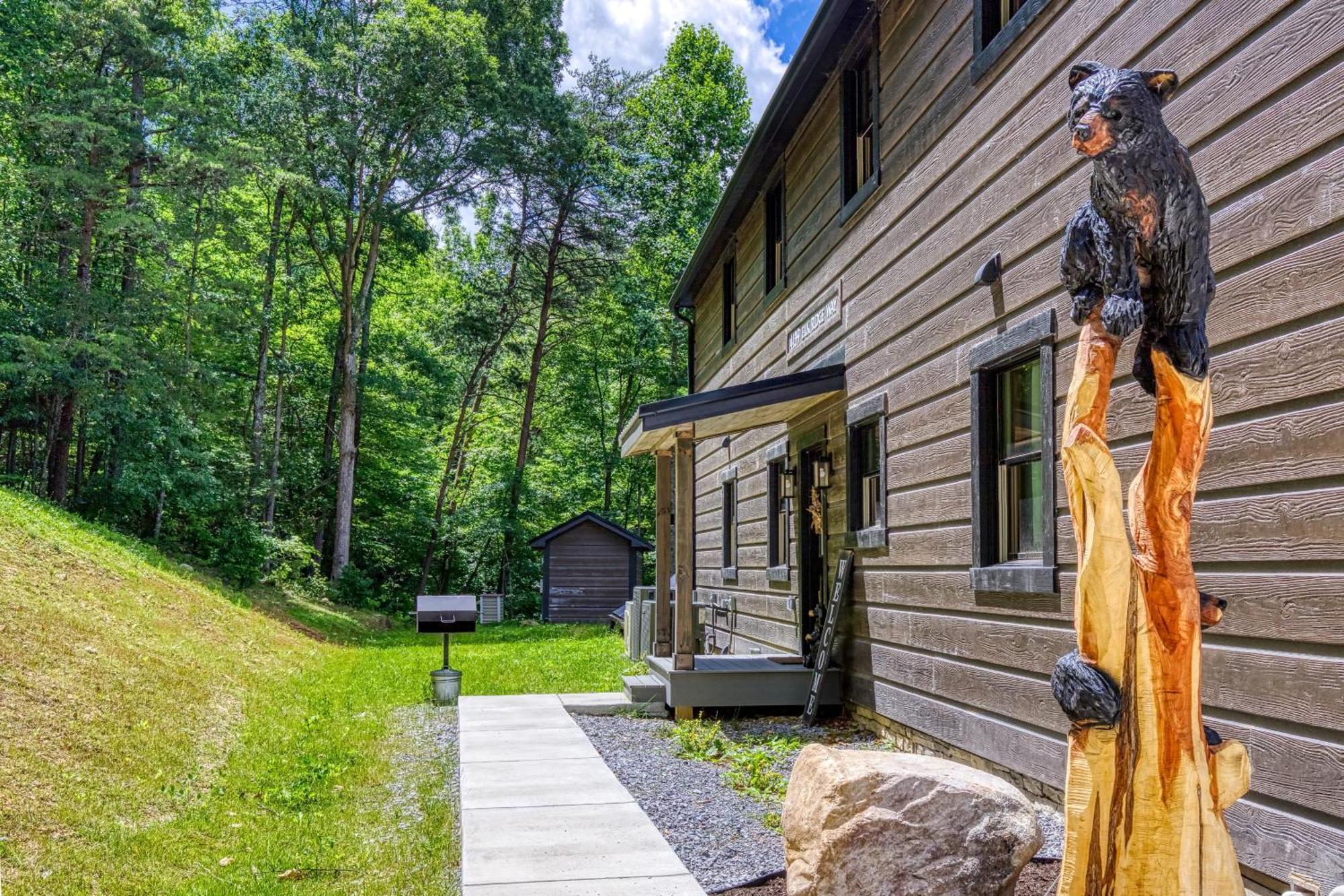 Alpine Splash - Luxury - Private Indoor Pool, Theatergaming, Large Yard, Pond, Basketball Court!!! Сивиървил Екстериор снимка